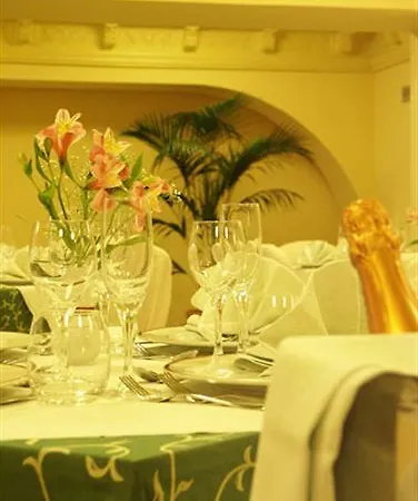 Plaza Hotel 3*