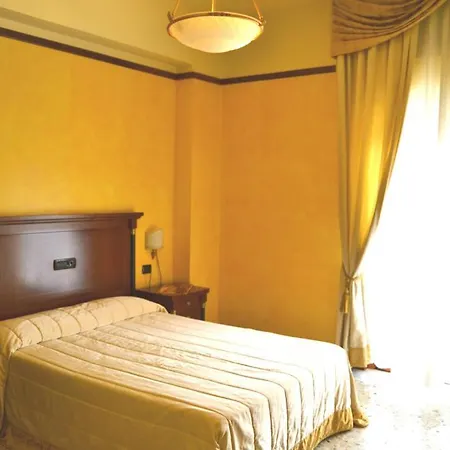 Plaza Villa San Giovanni