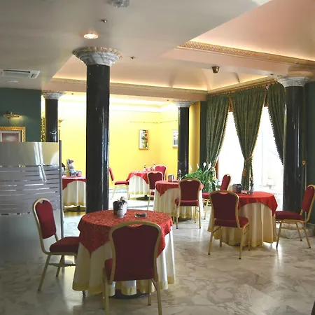 Plaza Hotel 3*